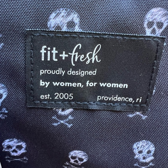 NWT Fit & Fresh Skulls & Crossbones Lunch Tote Lunch Box - Picture 4 of 9
